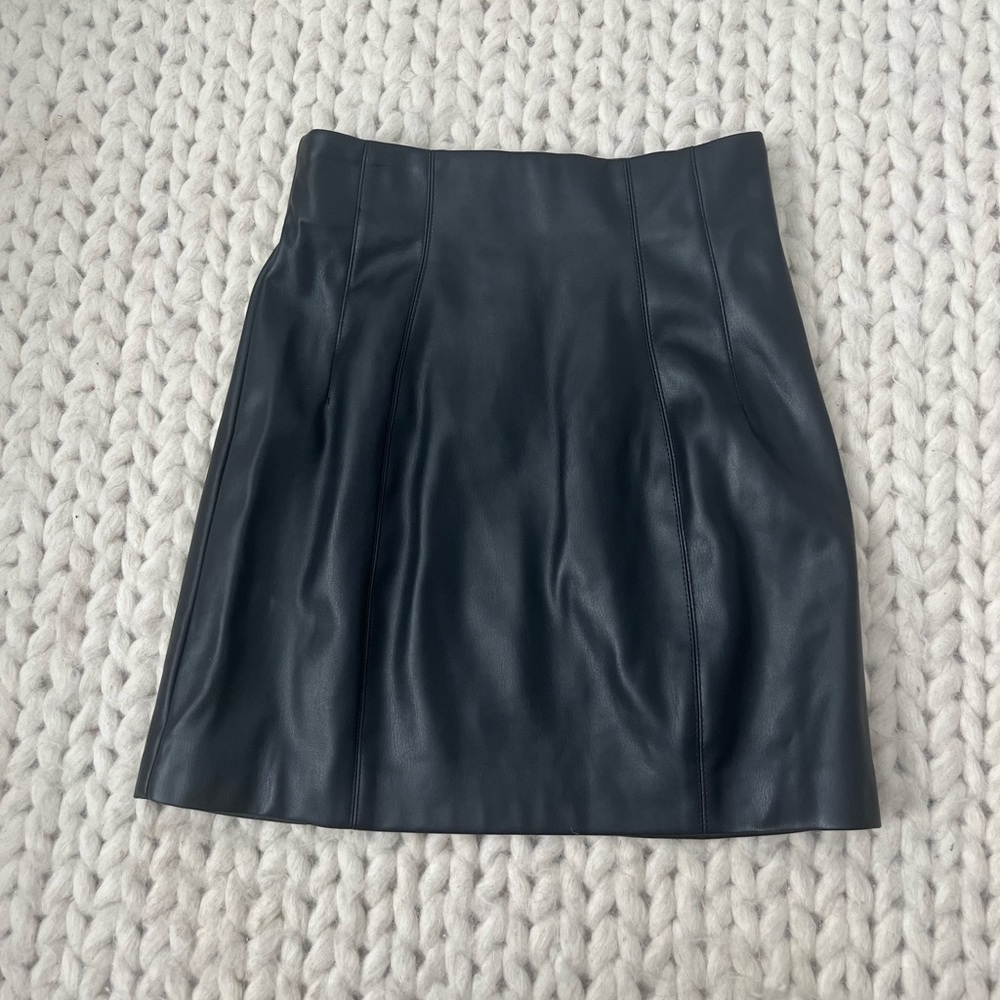 Black zara leather mini skirt - size XS